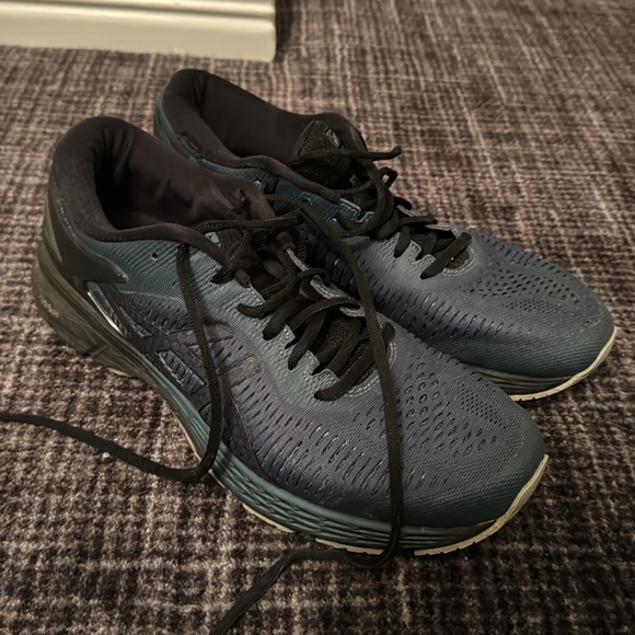 Men’s ASICS running shoe - size 10.5 - Picture 3 of 5